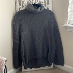 H&M dark gray knitted oversized turtleneck, size LG